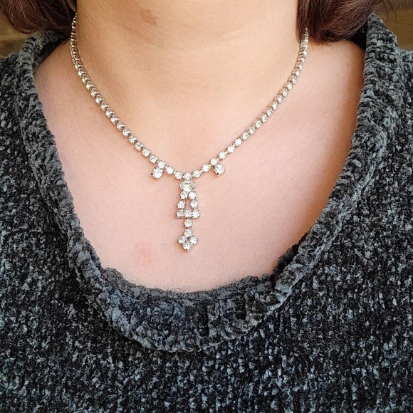 Vintage Classic Rhinestone Art Deco Style Necklace - Picture 2 of 7